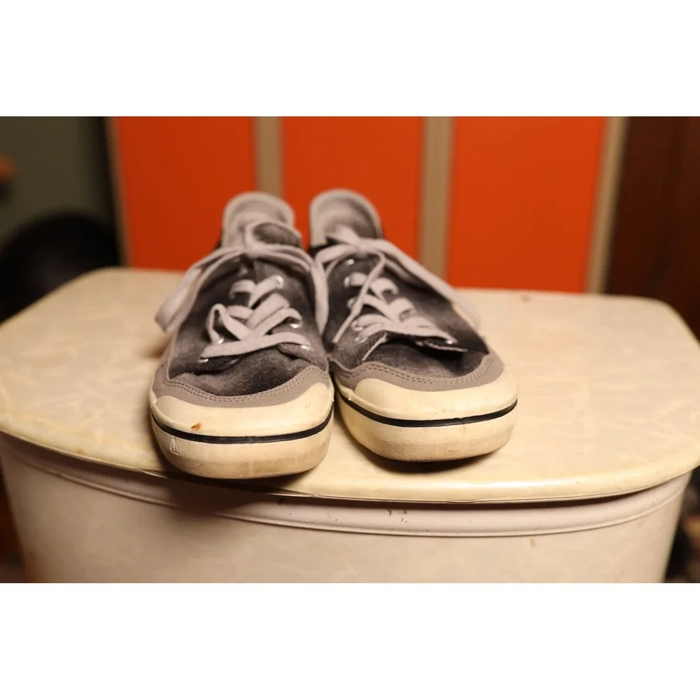 Keen Elsa Womens 9.5 Grey Low Top Lace‎ Up Canvas Sneakers Shoes